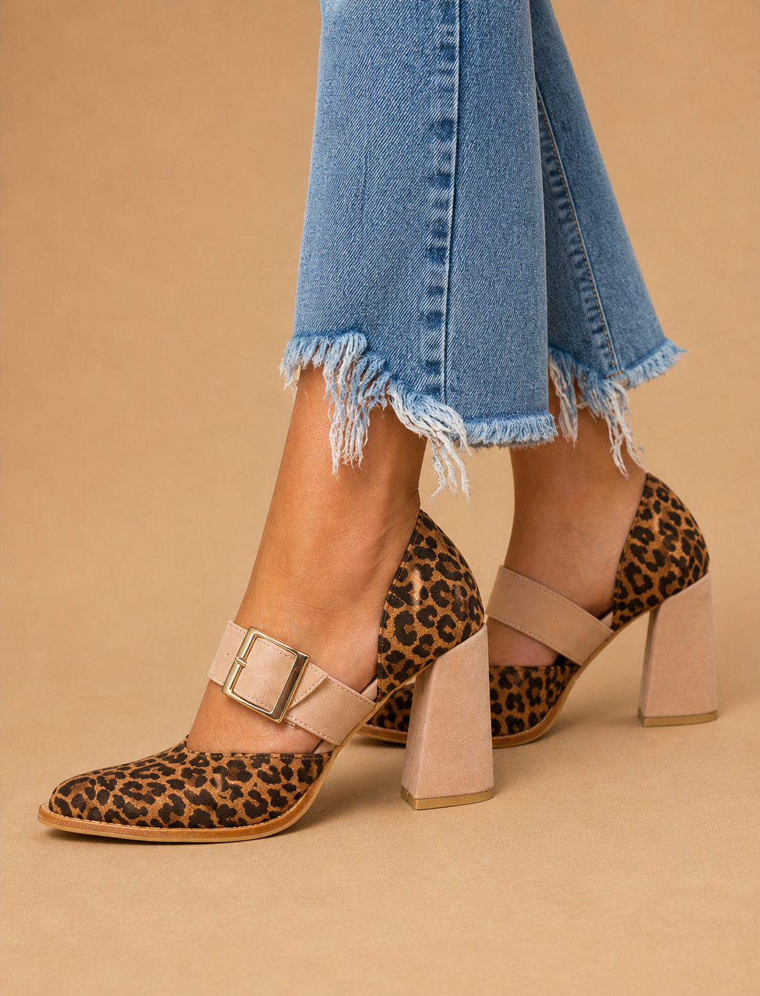 Llana| Tacones de bloque con estampado de leopardo audaz