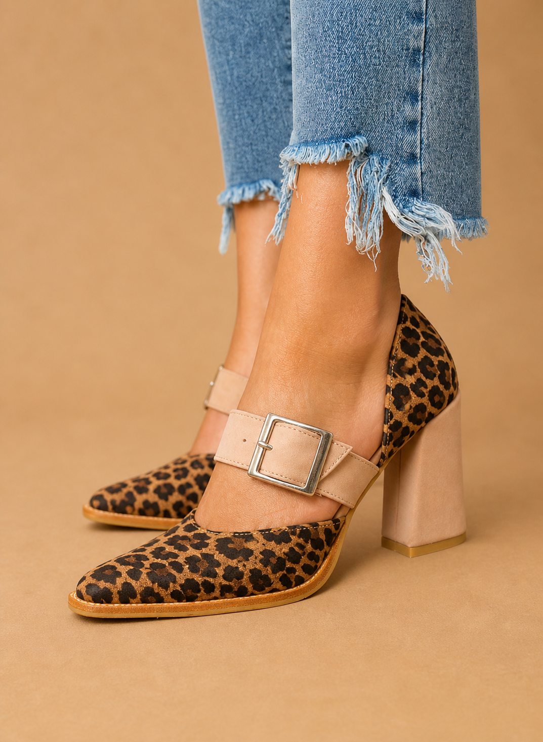 Llana| Tacones de bloque con estampado de leopardo audaz