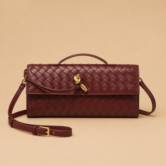 Bolso de mano tipo clutch con solapa tejida bidireccional