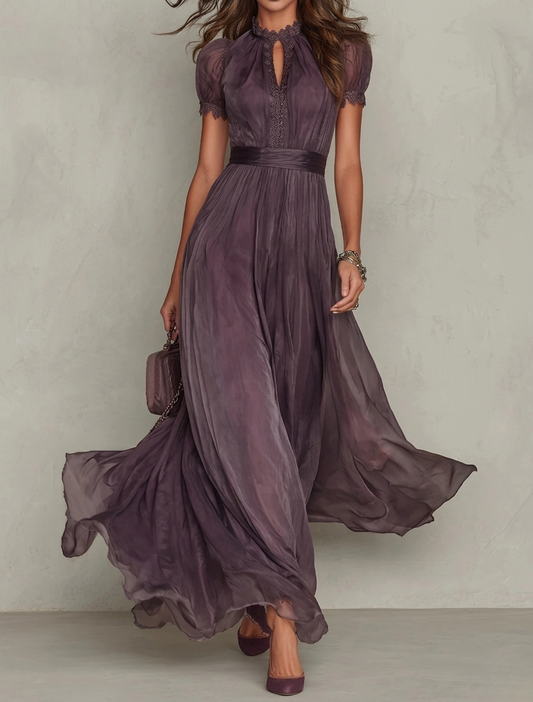 Luisa • Vestido largo morado con escote en V y ribete de encaje de gasa