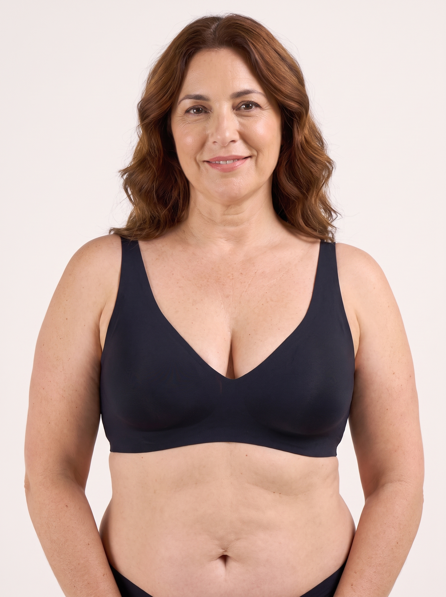 Sujetador push-up escote V negro - frontal cuerpo real