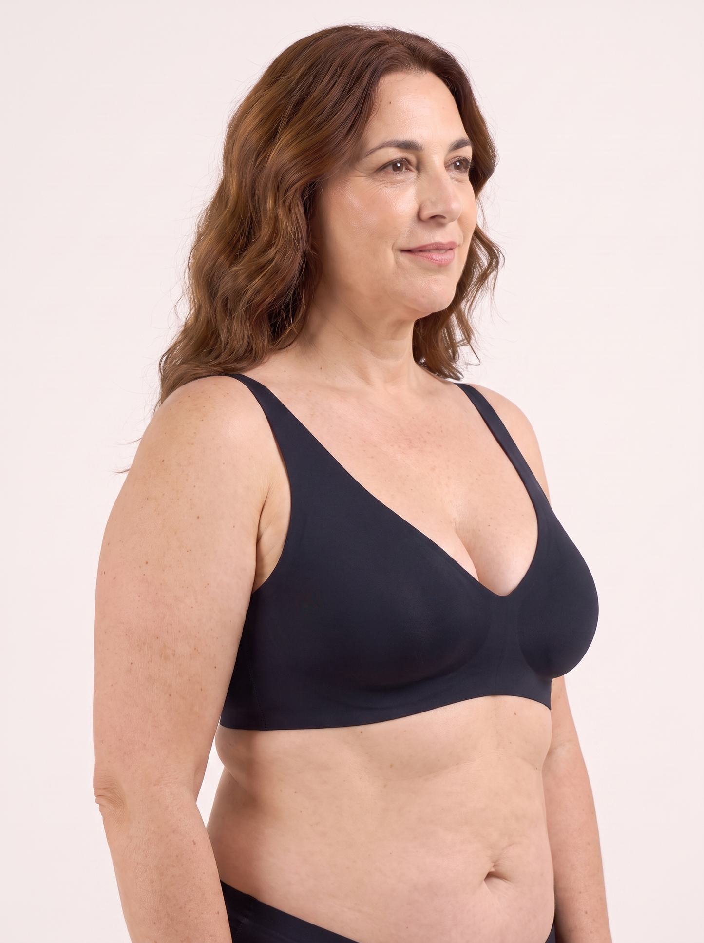 Sujetador push-up escote V negro - tres cuartos